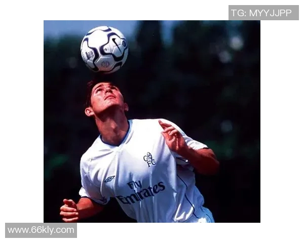 足球明星博鲁奇的传奇之路与辉煌成就揭秘